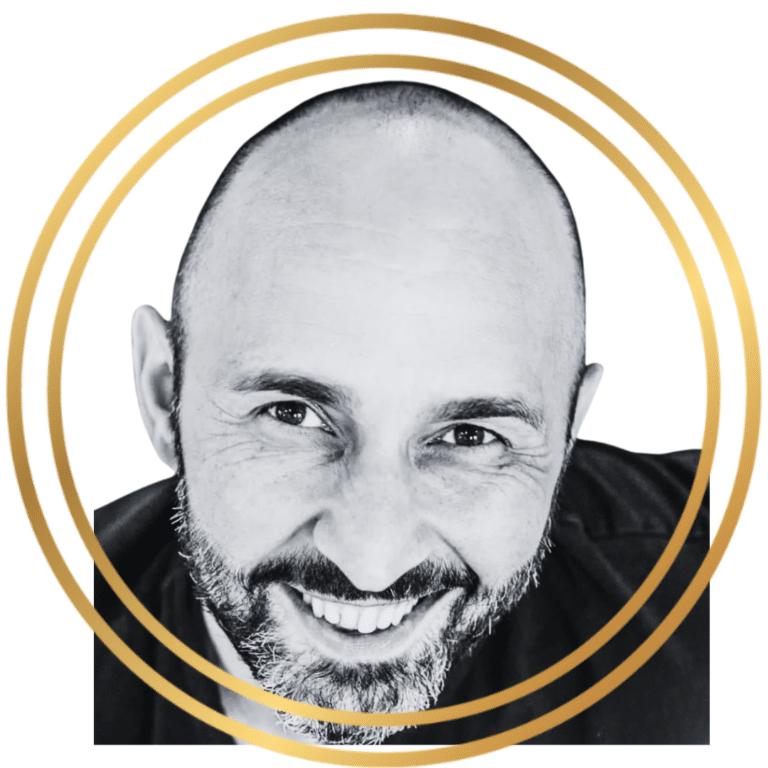 Federico, Direttore Artistico di Bross Hair Lounge – mente creativa ed esperto nell’ascolto profondo, guida ogni cliente verso la propria immagine più autentica