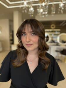 Capelli castani 2026 con riflessi castano moka e mocha brunette realizzati da BROSS Hair Lounge a Monterotondo